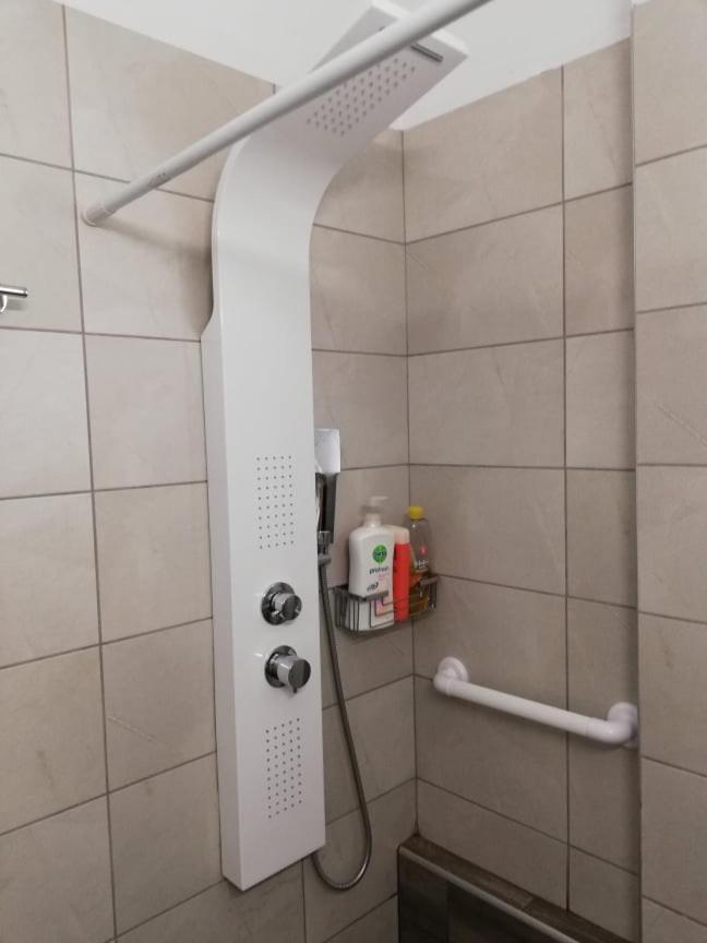The Rose Apartment Wolos Zewnętrze zdjęcie